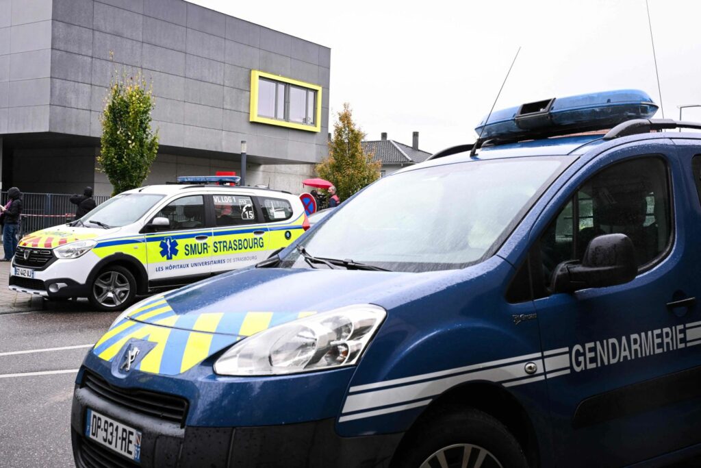 Șofer intră în grup pietoni din Franța, un mort și 10 răniți.