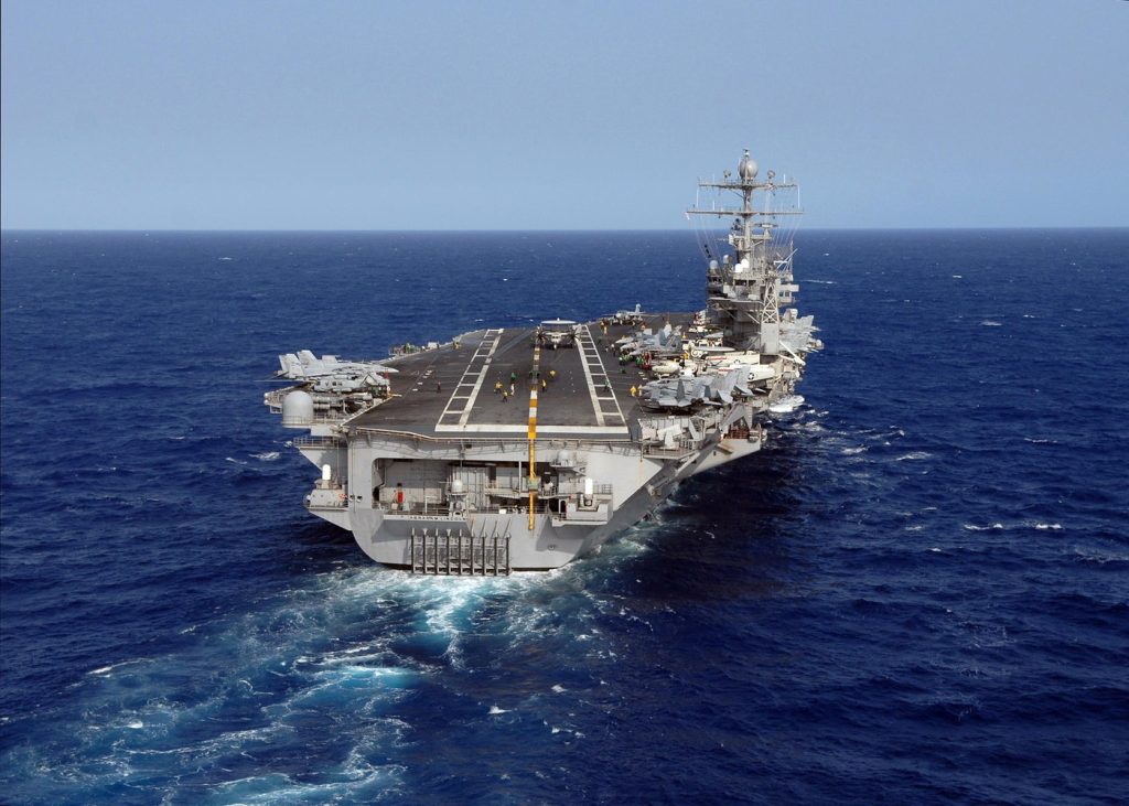 Coșmar pe USS Lincoln: 5.000 de marinari, blocați de 200 de zile pe mare. Mai mulți militari au încercat să sară peste bord