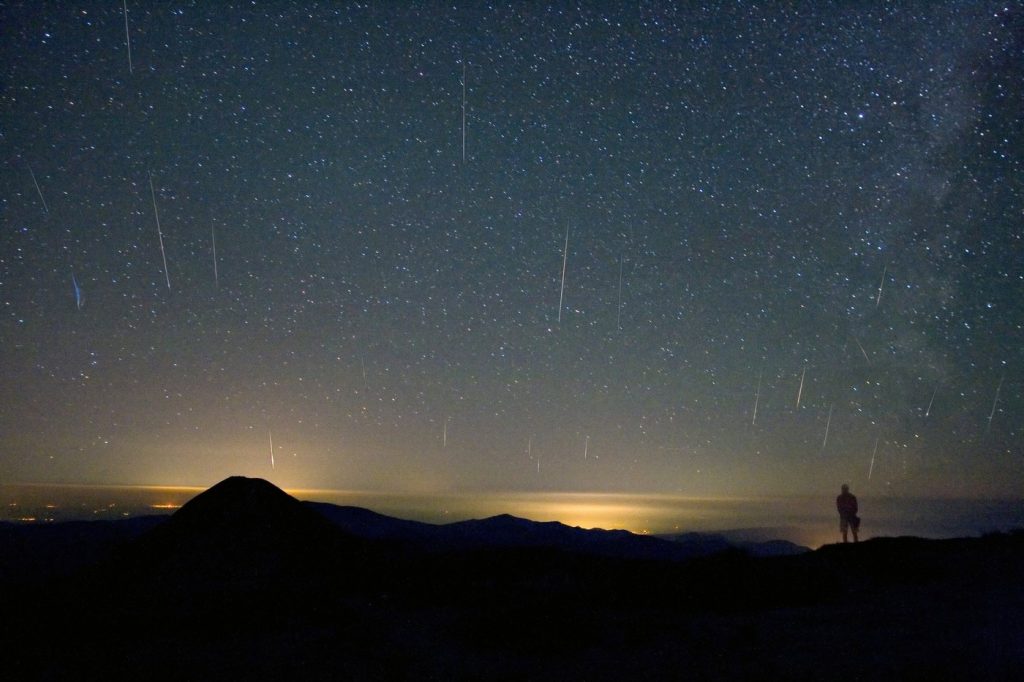 Perseidele 2026. Când și unde se vede ploaia de meteori, unul dintre cele mai spectaculoase fenomene astronomice ale anului