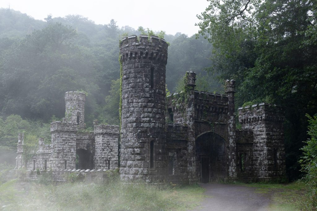 Zuckerberg cumpără castel gotic XIX pentru 30 milioane de euro