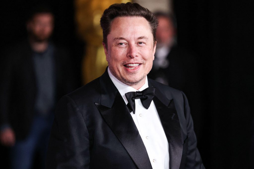 Elon Musk, decorat de Zelenski pentru „meritele sale excepționale în apărarea vieții oamenilor și a libertății”