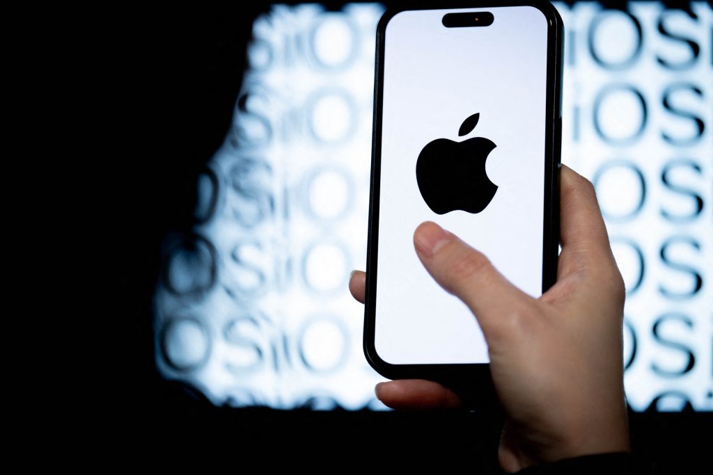 Apple va aplica o serie de modificări la o funcție de iPhone și iPad care a dus la reclamații și investigații în mai multe țări, inclusiv în România 