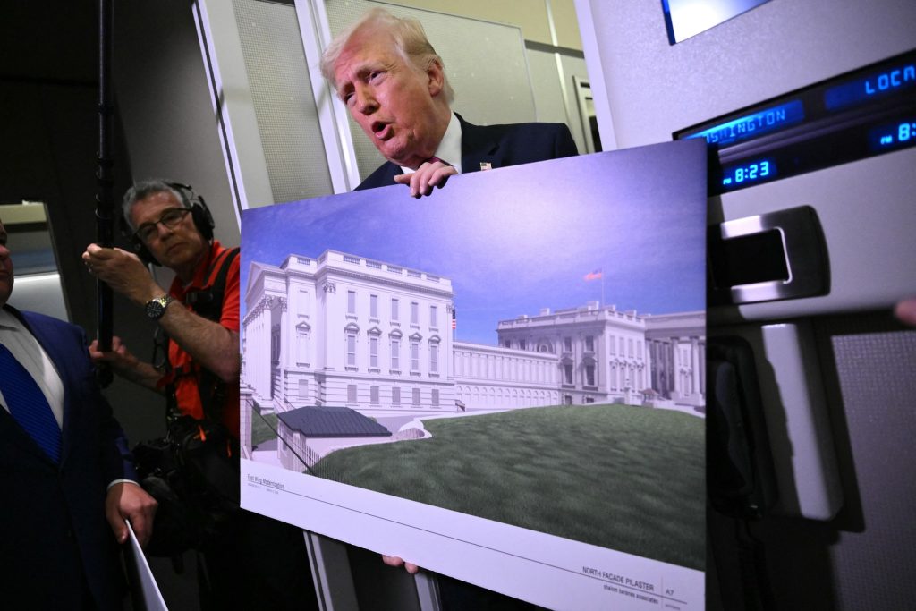 Curtea Supremă îi permite lui Trump să continue, deocamdată, construcţia controversatei săli de bal de la Casa Albă