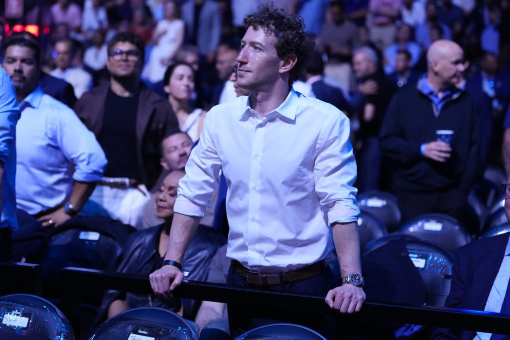 Mark Zuckerberg nu vede un viitor cu o scădere a numărului de locuri de muncă, ci „un număr mai mare de companii, cu mai puțini angajați”