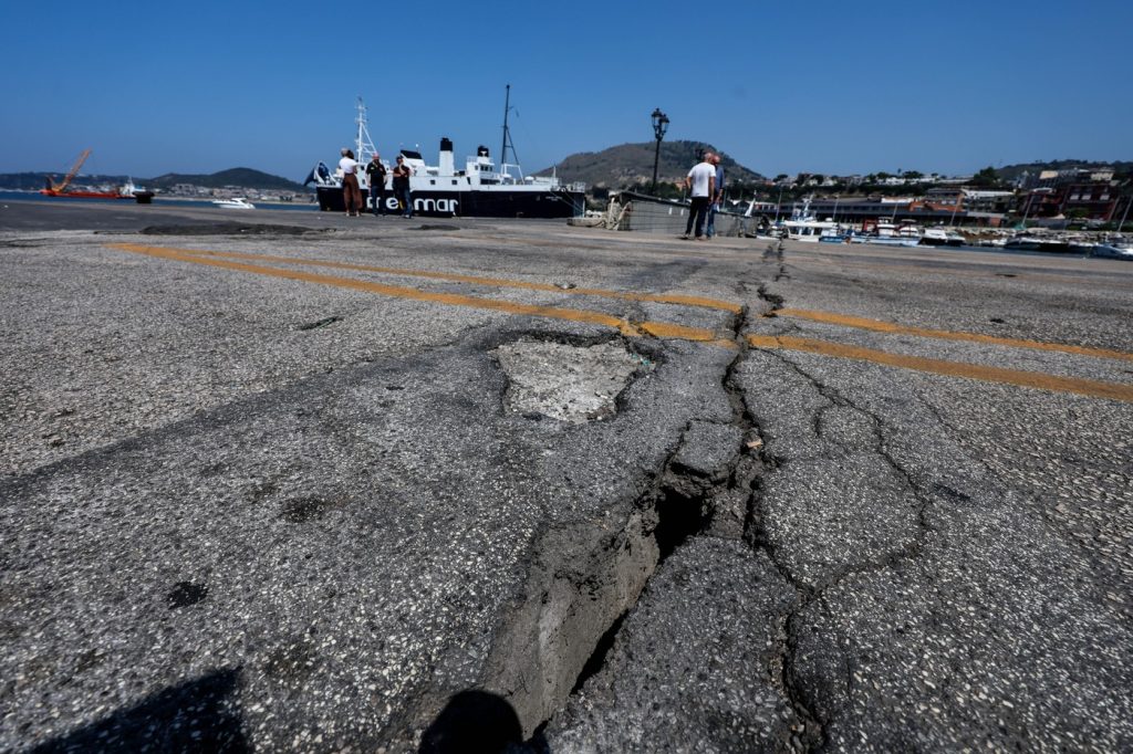 Sute de persoane evacuate după un cutremur de suprafață la Napoli. Sunt posibile noi replici. „A fost cel mai puternic din ultimii 40 de ani”