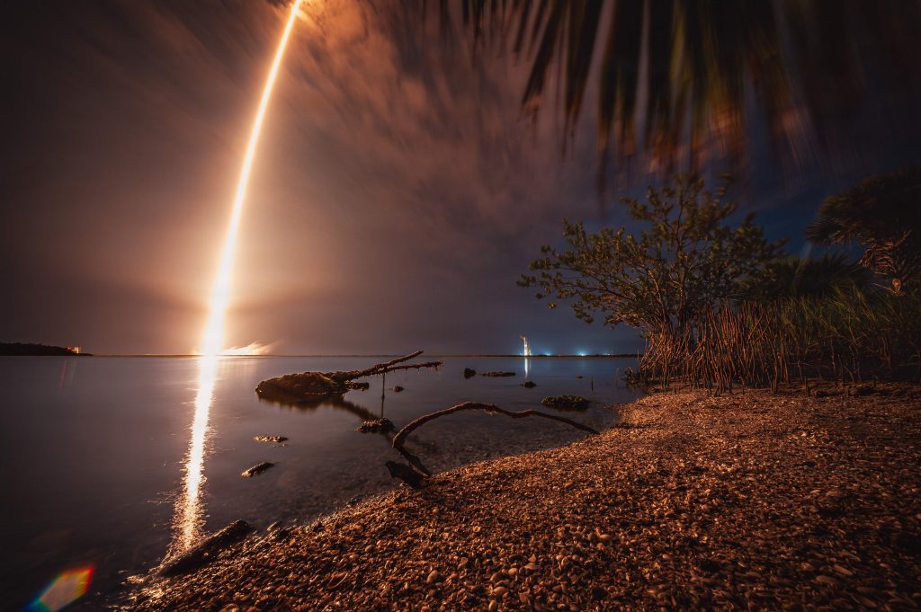 Rachetă SpaceX scăpată de control se ciocnește cu Lună la 8.700 km/h