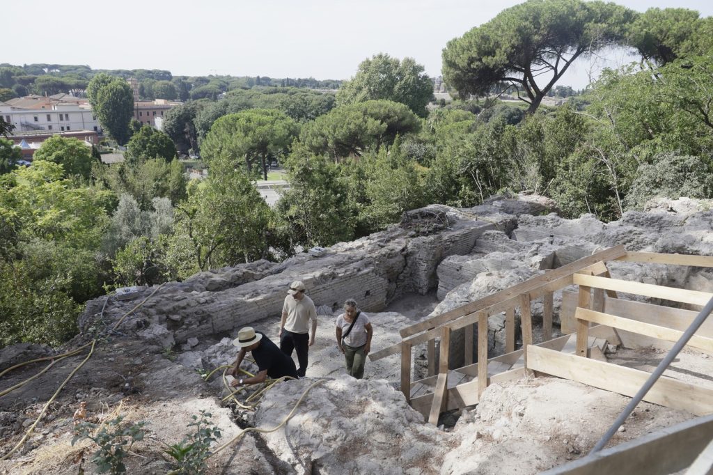 În Roma, lucrări de rutină dezvăluie o clădire de lux din secolul al II-lea