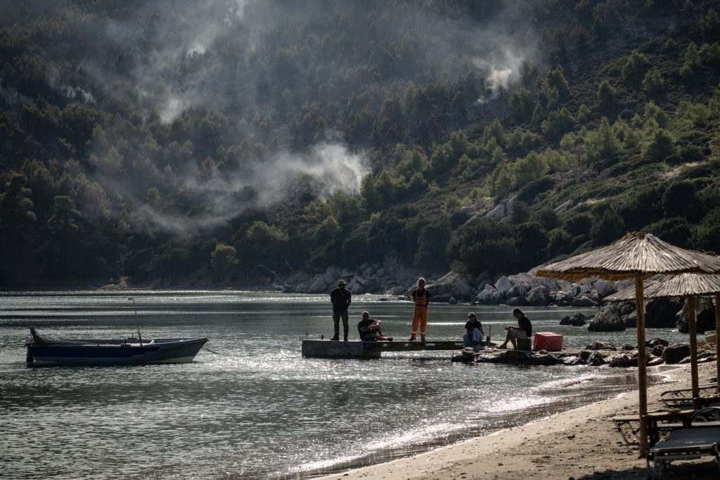 Grecia a activat Cod Roșu de incendii pentru cele mai populare insule