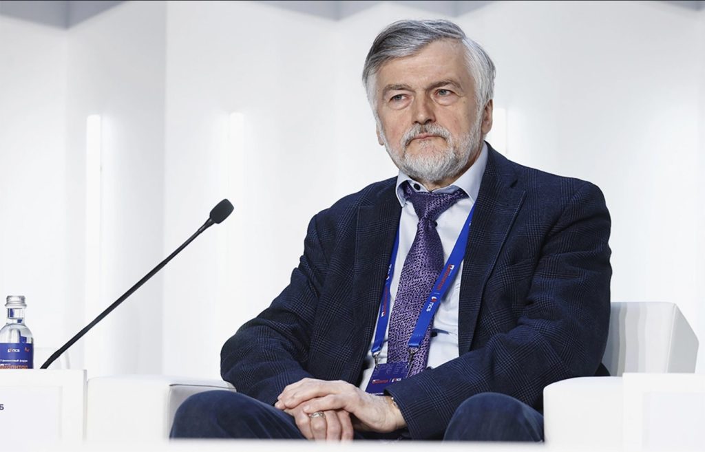Un important bancher rus a fost concediat după ce a spus că economia Rusiei rămâne în urmă „în anumite privințe, față de Ucraina”