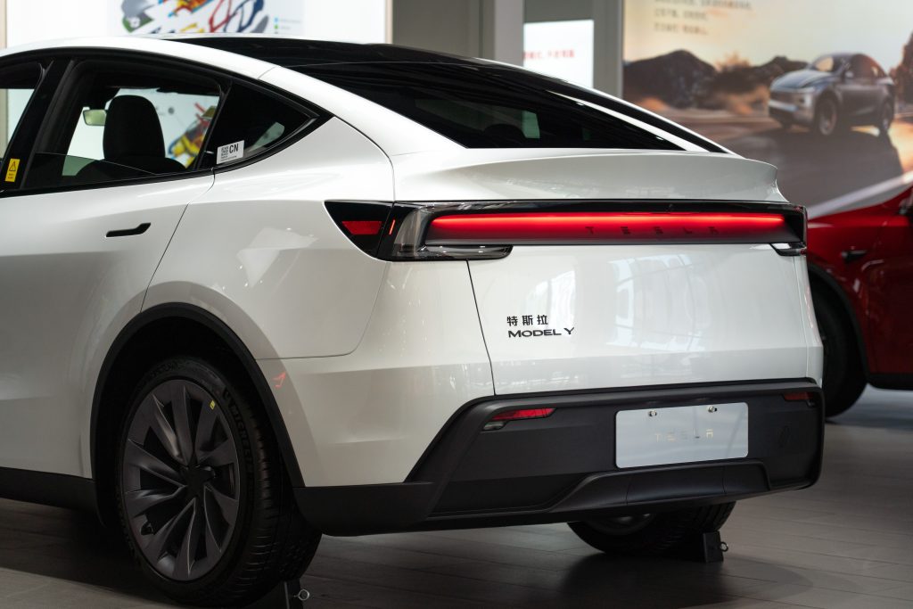 Tesla rechemă 3 milioane mașini în China pentru un defect emblematic