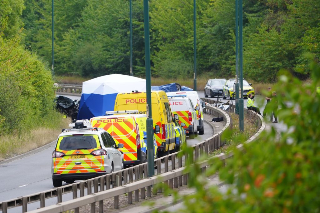 În jurul unui dezastru pe autostradă din Anglia, șapte vieți pierdute