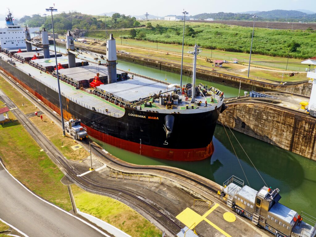 Peste 4 milioane de euro pentru traversarea Canalului Panama – record