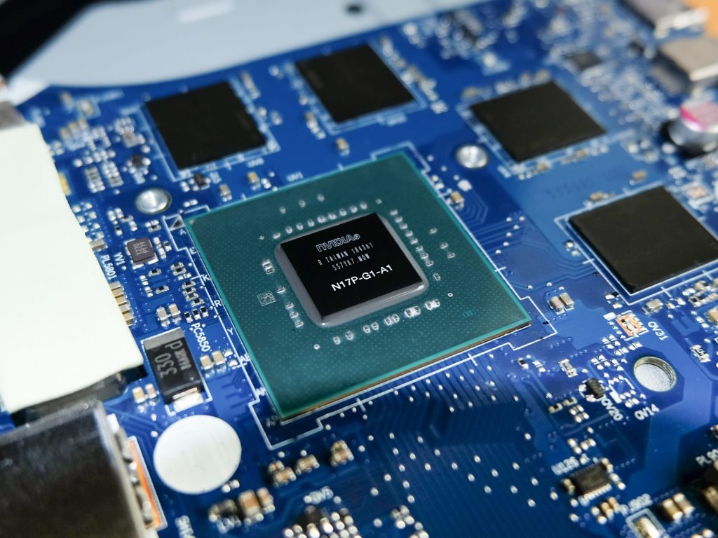 Ucrainenii au descoperit microcomputere Nvidia în dronele militare folosite de Rusia în atacuri