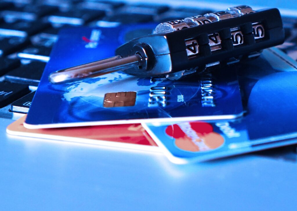 Securitatea cibernetică în pericol: marile companii tech avertizează