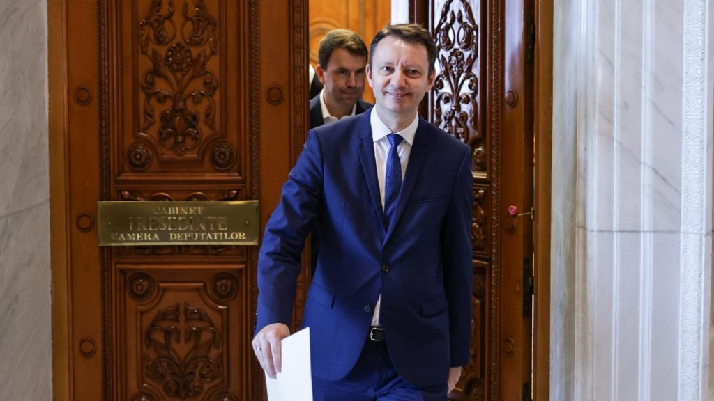 Siegfried Mureșan le-a trimis miniștrilor propuși câte o scrisoare cu „misiunea pentru România”: „Fiți cu ochii pe guvern”