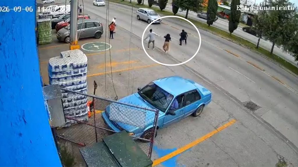 Muncitorul a sărit în stradă și a salvat o fetiță din fața mașinilor, în Mexic: „Nu oricine ar fi avut sângele rece să facă asta”