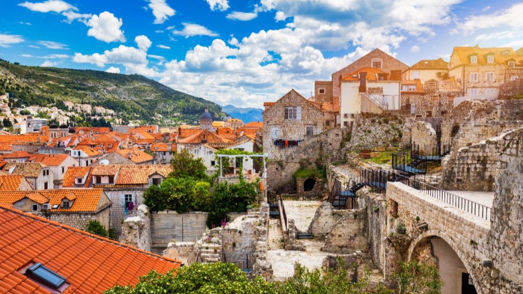 Cum a reușit Dubrovnik să învingă supra-turismul. Primarul Mato Franković dezvăluie strategia care salvează „Perla Adriaticii”