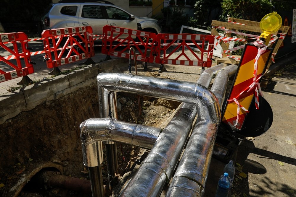 Termoenergetica anunță noi lucrări la reţeaua primară, în Sectoarele 4 şi 5. Aproape 2.000 de blocuri râmân fără apă caldă