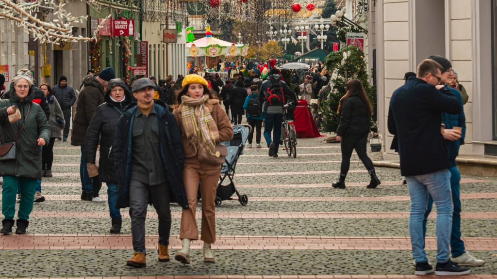 Val polar în România: temperaturi scad cu 12°C, ninsori la munte