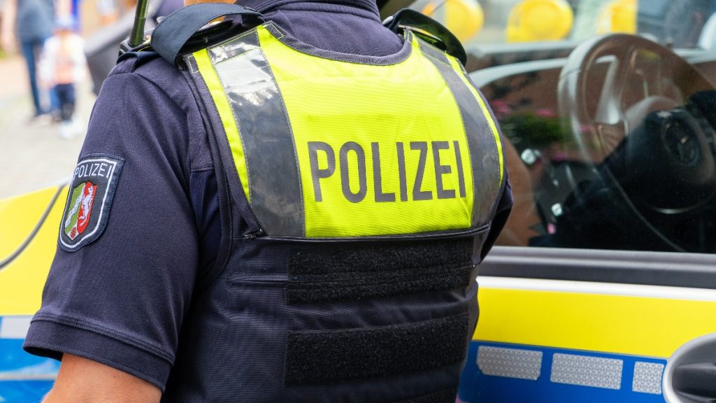 Român prins de polițiști cu buletinul altei persoane, prezentat pe telefon, în Germania. Avea interdicție de intrare în țară