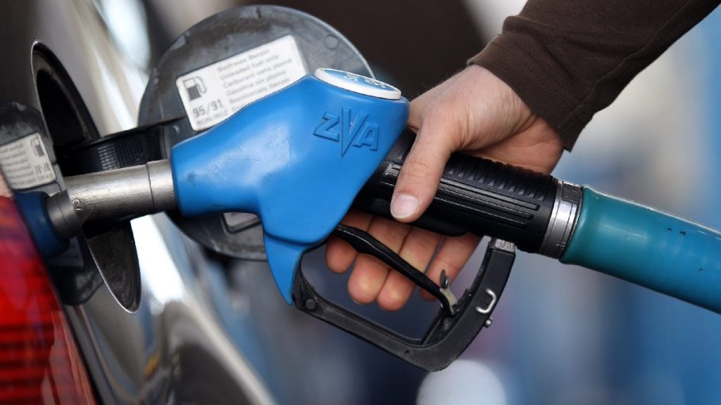 Benzina s-a scumpit și sare de 10 lei, joi, 24 septembrie 2026. Cât costă un litru de carburant în București, Cluj, Iași, Timișoara și Constanța