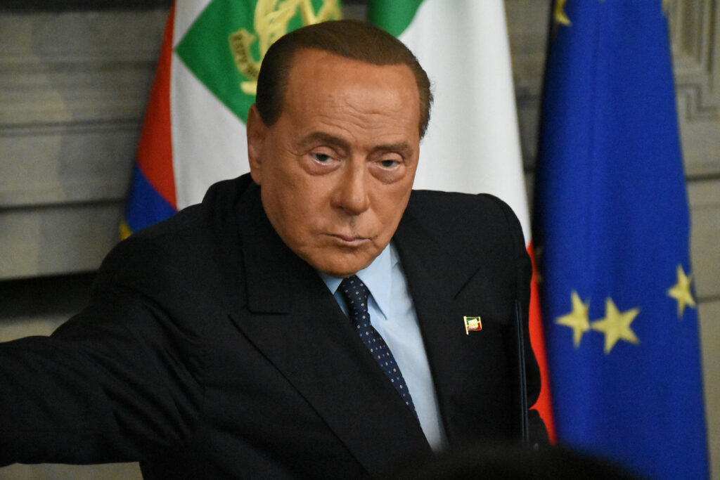 Al doilea aeroport italian poartă oficial numele Silvio Berlusconi