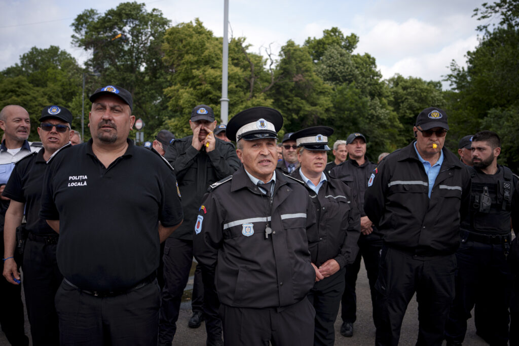 Poliția protestează la reforma lui Mureșan: centralizarea periculoasă