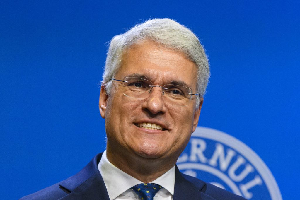 Dragoș Pîslaru, replică pentru George Simion: Într-o dictatură nu apuci să te plângi pe Facebook că e dictatură