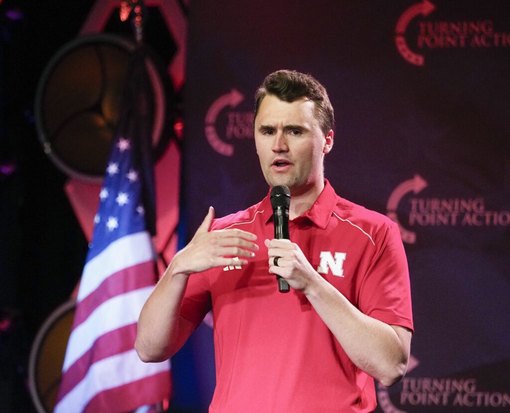 Procurorii pot cere pedeapsa cu moartea în cazul uciderii lui Charlie Kirk. Suspectul pledează nevinovat