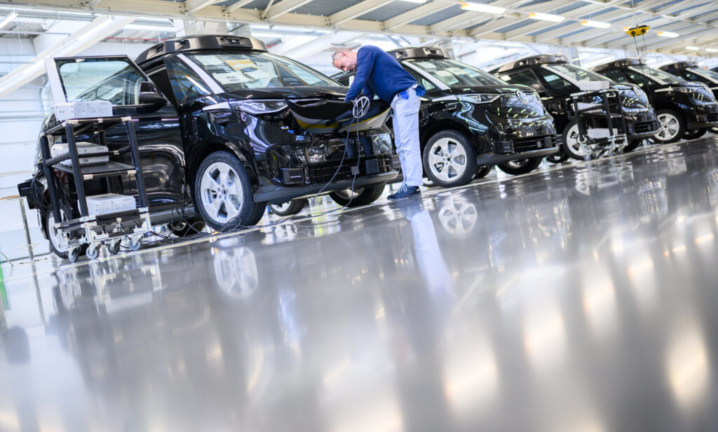 Peste 2 milioane de vehicule Volkswagen, rechemate în service la nivel mondial. Cinci modele foarte populare sunt afectate