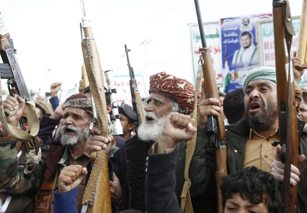 China, la cererea Arabiei Saudite, a cerut Iranului să oprească ofensiva rebelilor Houthi spre Marea Roșie
