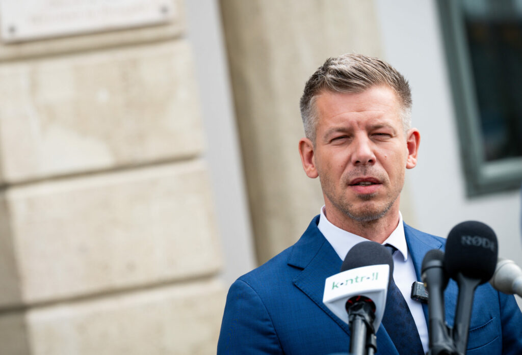 Peter Magyar anunță reformă a legii adopției pentru cupluri de același sex