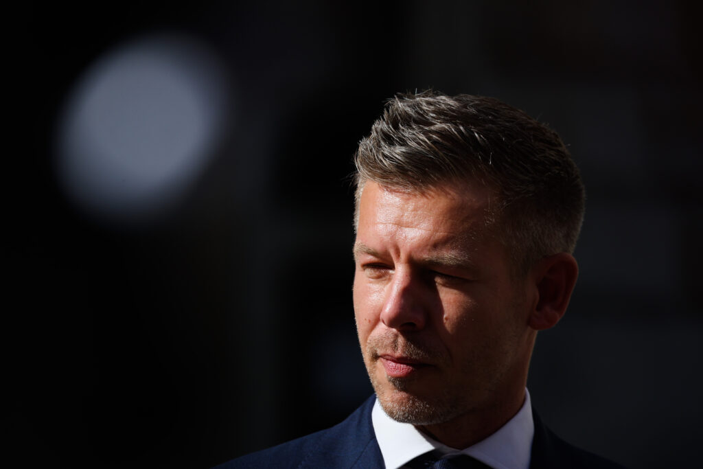 „Dacă vreți să o turnați pe mine, veniți aici, nicio problemă”. Premierul Ungariei, atacat cu ouă la un miting unde anunța noi măsuri dure