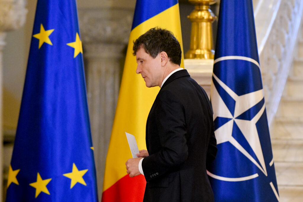 Nicușor Dan cere control civil asupra serviciilor și limitează mandatele