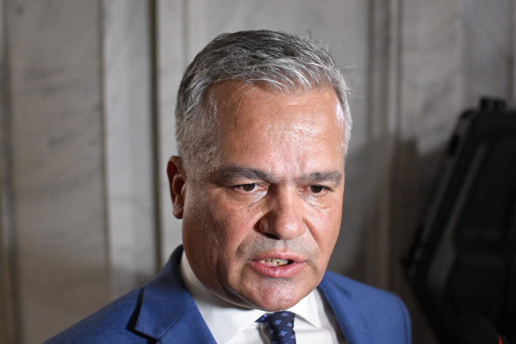 Veștea îl susține pe Mureșan: Bolojan a acceptat, în cele din urmă, că și un alt membru al PNL poate conduce Guvernul
