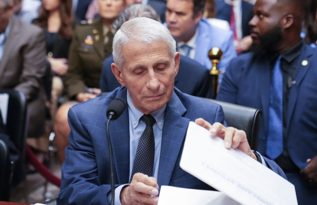 FBI aduce un nou capitol în dosarul COVID, investighează Anthony Fauci