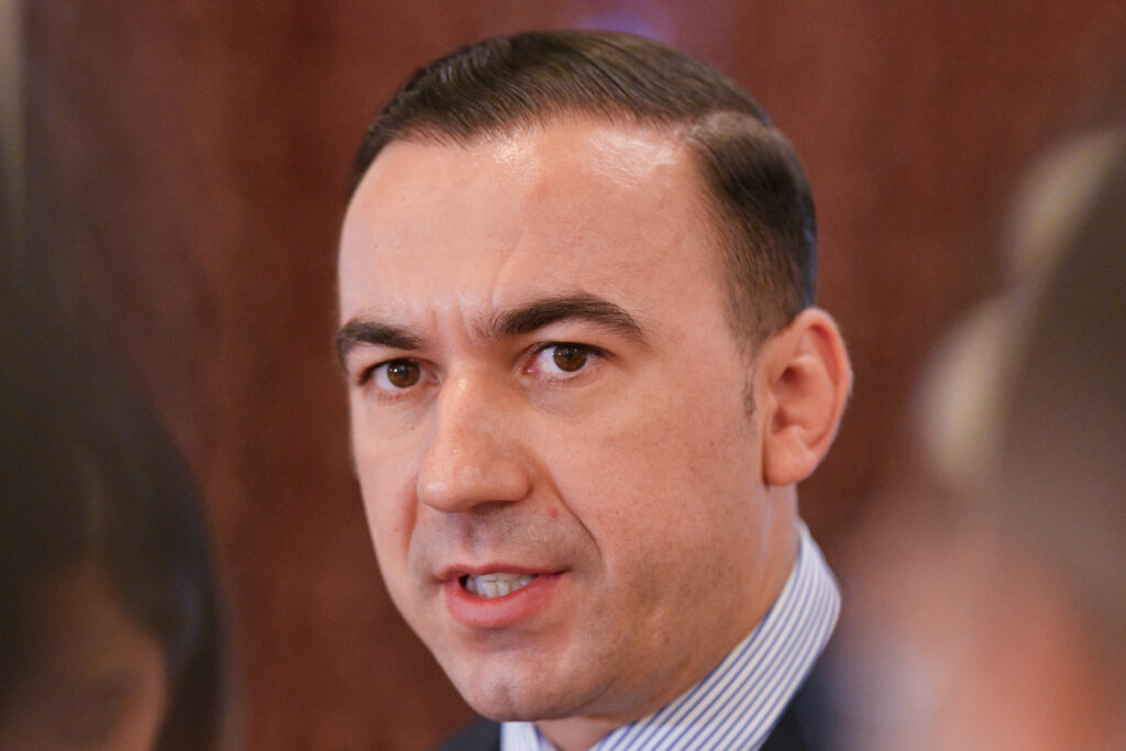 Bogdan Ivan acuză Guvernul Bolojan: Carburanții s-au scumpit galopant
