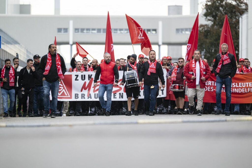 Criza auto scoate 175.000 de oameni la protest în Germania. Zeci de mii de locuri de muncă sunt amenințate