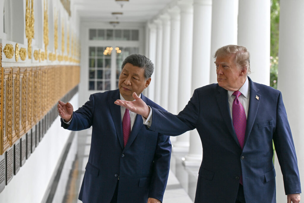 Donald Trump oferă Xi tur pe șantierul sălii de bal de la Casa Albă