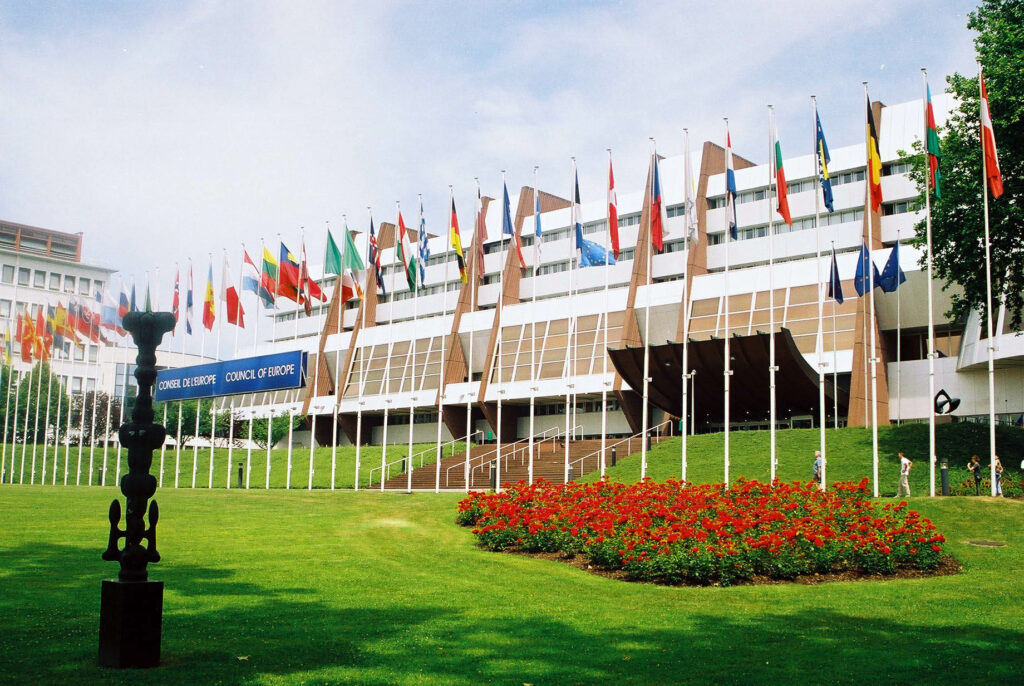 MEDIAFAX 35. 1993 – România intră în Consiliul Europei și face primii pași privind apropierea de UE