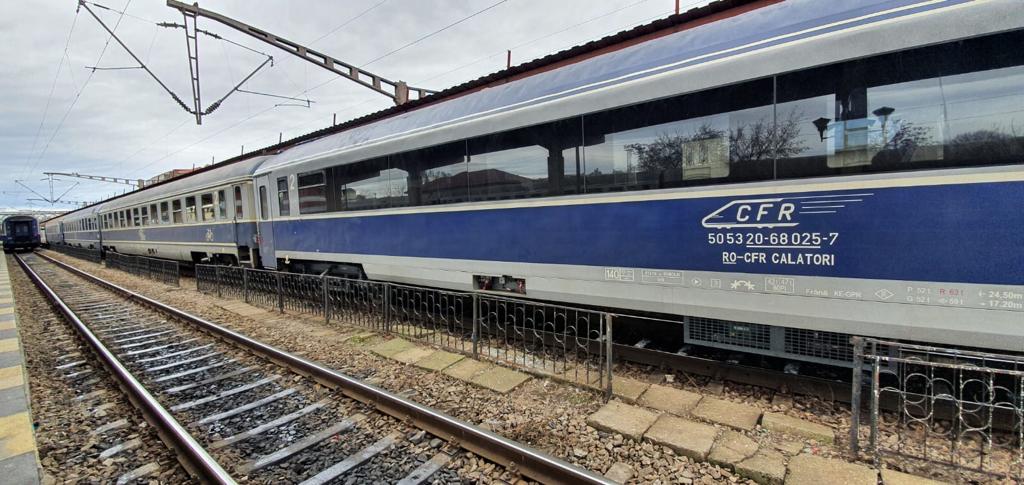 S-a reluat circulaţia feroviară între Giurgiu Nord și Ruse / Trenul „România” rămăsese oprit pe pod