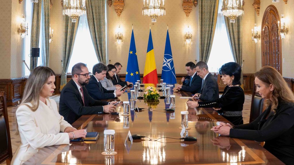 Consultări la Cotroceni: un nou nume pe lista scurtă a posibililor premieri. Cu ce mandate merg partidele la discuțiile cu Nicușor Dan