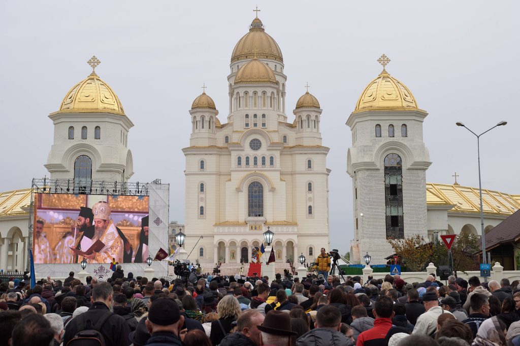 Întâlnire importantă despre religie în România. Cum ajunge religia „pe mâna unora care nu citesc, dar sunt miliardari” și vor „încolonarea tuturor oamenilor”
