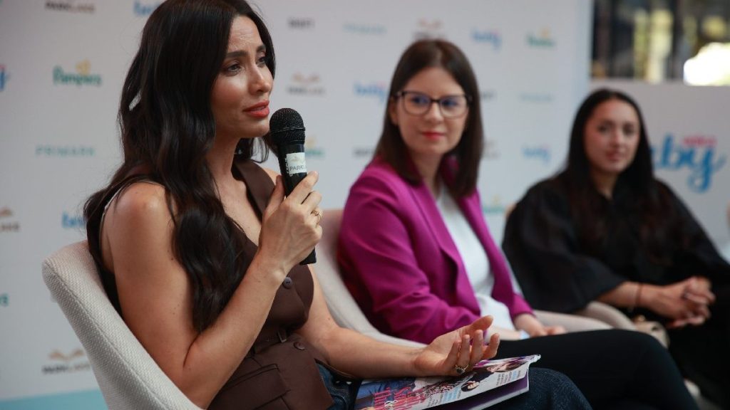 „Mi-aș pune unghii lungi roșii și ruj roșu, să stau ca o prințesă!”. Se machiază sau nu o viitoare mămică, când se duce să nască? Ce spun Lili Sandu, Larisa Iordache și medicii dermatologi