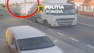 Video groază DN13: Grinzi din camion izbă TIR – amendați ambii șoferi