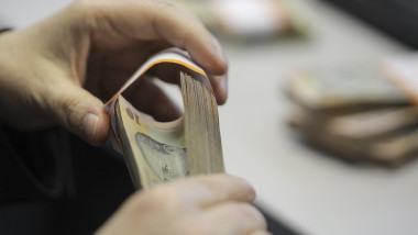 Rezervele valutare ale BNR au crescut la 64,9 miliarde de euro în august. Intrările au inclus 2,5 miliarde de euro din SAFE