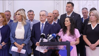 Video PNL și USR au semnat un acord de colaborare în Parlament. Reforma administrației și cea electorală, printre priorități