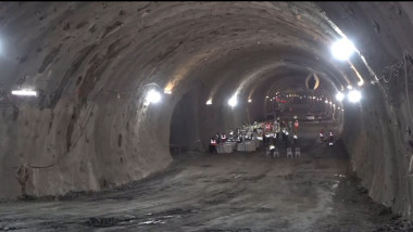 Video Moment spectaculos pe șantierul A1: au fost încheiate excavările la „Tunelurile urșilor”. Lotul trebuia finalizat acum 10 ani