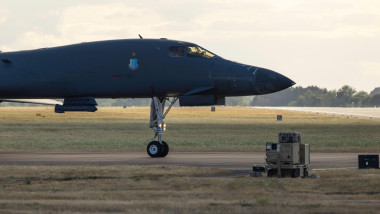 Video Suspiciune de atac terorist la baza aeriană americană Fairford din Anglia: cinci bărbați au fost arestați. Ce a declarat Trump