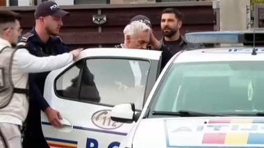 Video: Călin Georgescu ridicat de polițiști și dus la Arestul Central